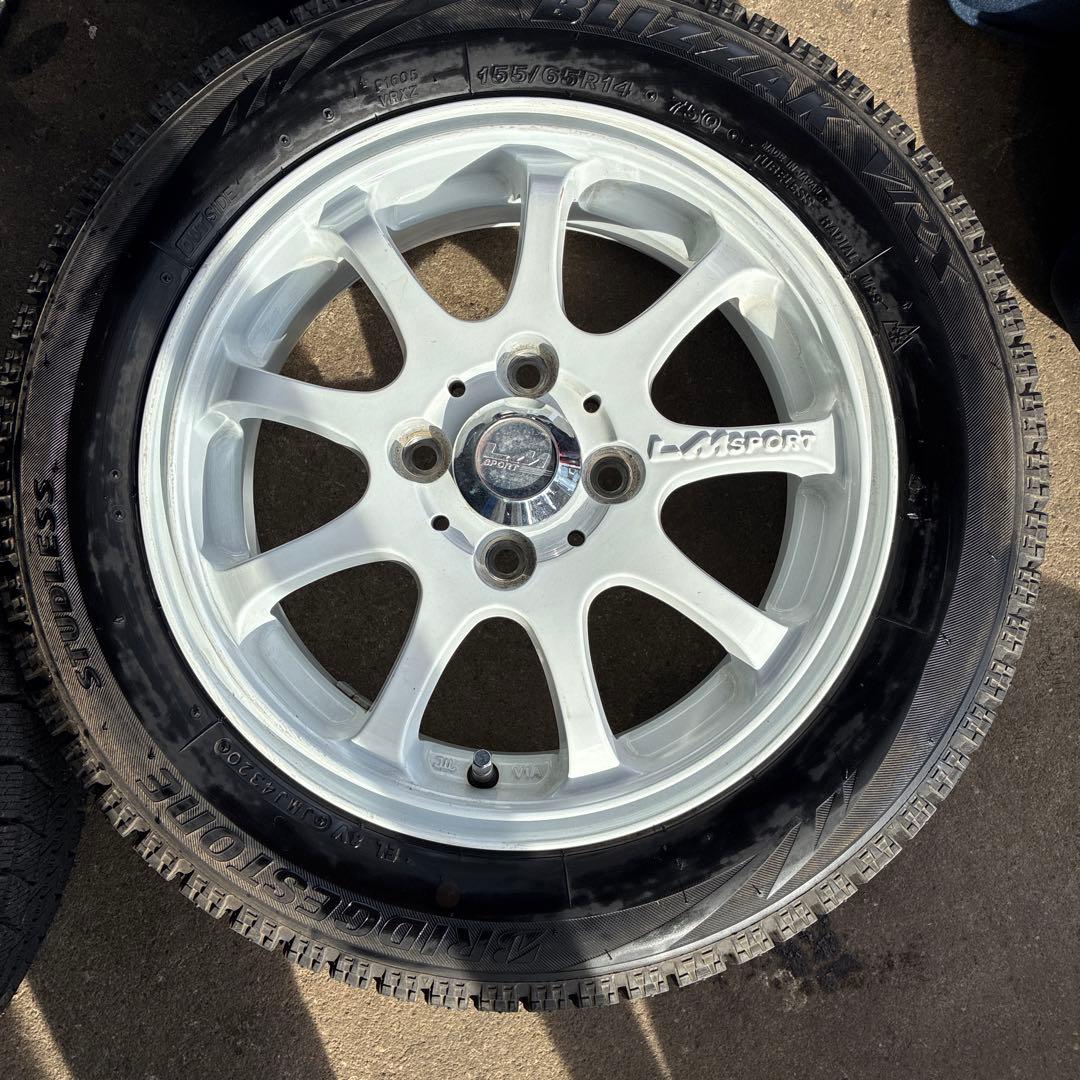 LM Sport ホワイトホイールと　ブリヂストンスタッドレスタイヤセット