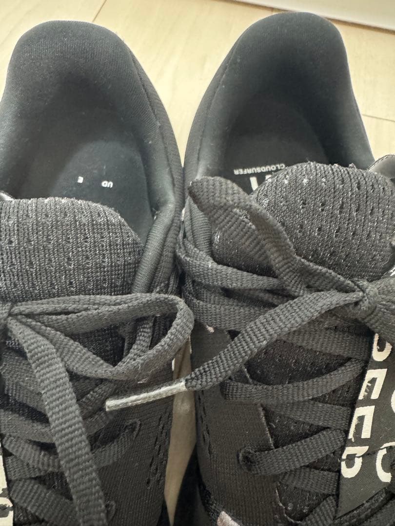 【オン】On クラウドサーファー1 オールブラック 28