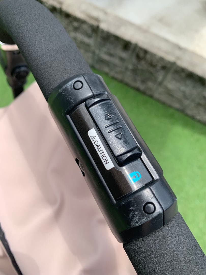 【美品】Combi メチャカルハンディオート4キャス　compact