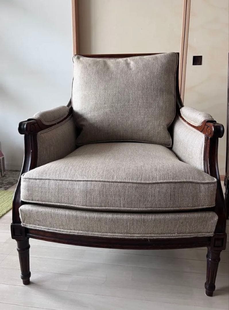 【Momom②】クラシック ベージュファブリック 1人掛けソファ