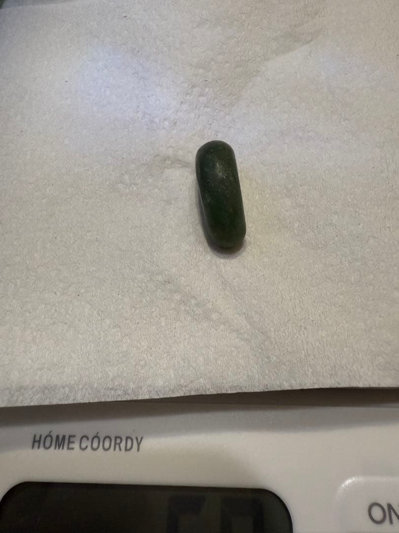 糸魚川産‼️勾玉‼️ご覧の通り説明不要の上クラス‼️青海の濃緑色ヒスイ‼️ロウカン‼️