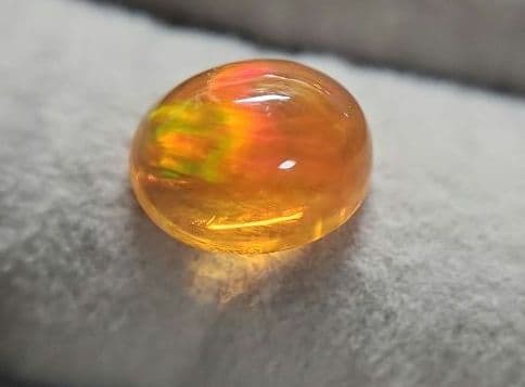 天然ファイアーオパール 1.358ct