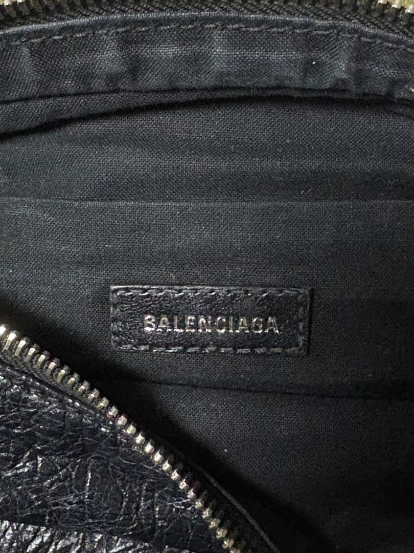 balenciaga レザーショルダーバッグ　ボディポーチ