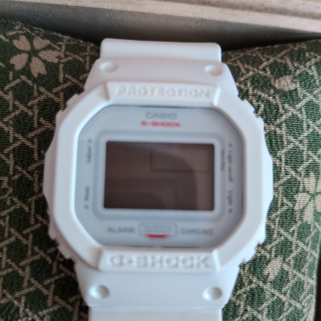 Ｕｓｅｄ　最終価格！　フランフラン購入　G-SHOCK　ホワイト　腕時計デジタル