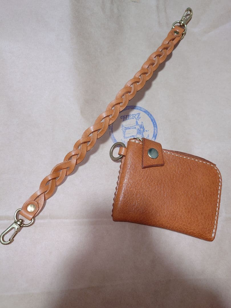 未使用品！ ヘルツ Lionウォレット+レザーチェーン