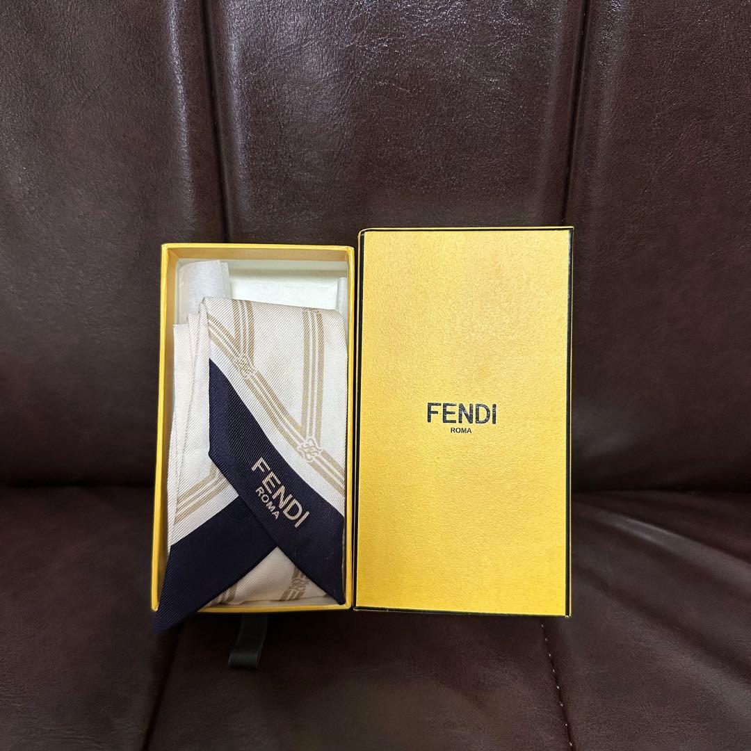 FENDI ラッピー スカーフ 箱付き