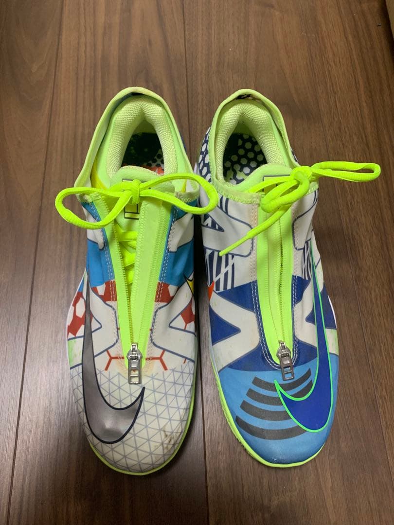Nike テニスシューズズームケージ3 ナダルモデル
