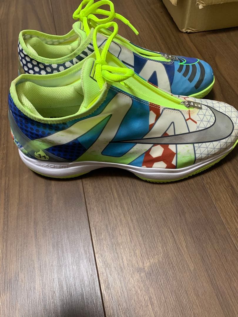 Nike テニスシューズズームケージ3 ナダルモデル
