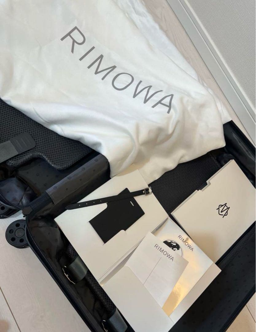 【使用僅か美品】RIMOWA Essential S 36L ブラック