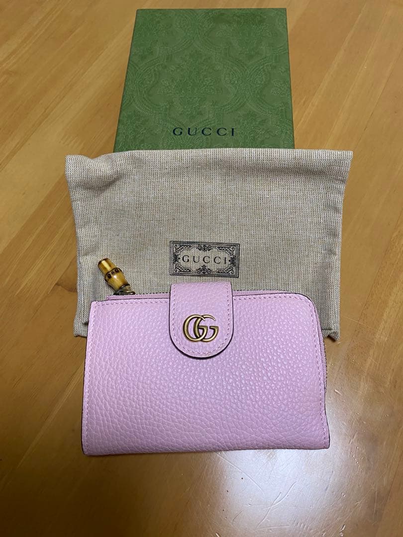GUCCI GGロゴ 二つ折り財布 ピンク