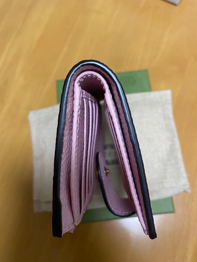 GUCCI GGロゴ 二つ折り財布 ピンク