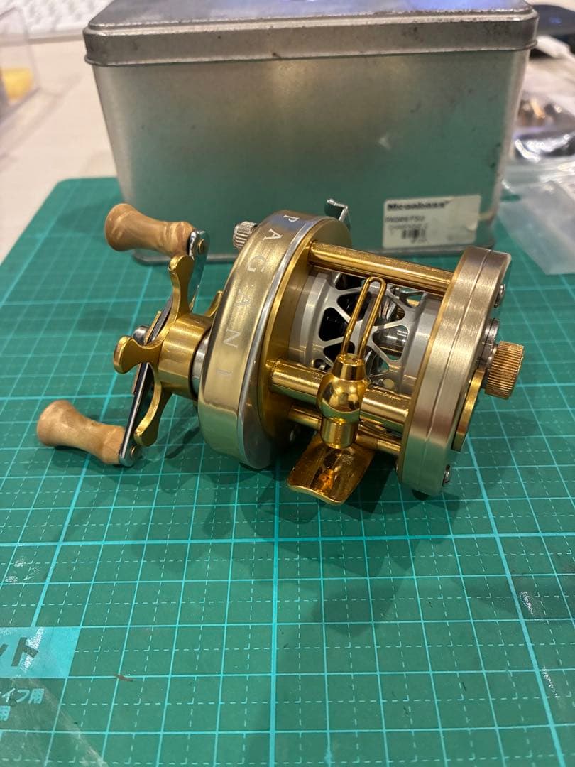 ⭐*️様 メガバス パガーニ P300R 渓流フルカスタム シャンパン/ゴールド