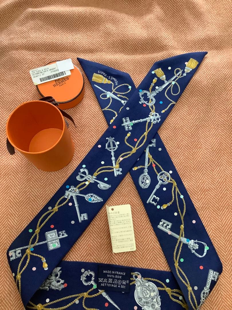 HERMES ツイリー　(クレ・ア・ポア シルク100% スカーフ)