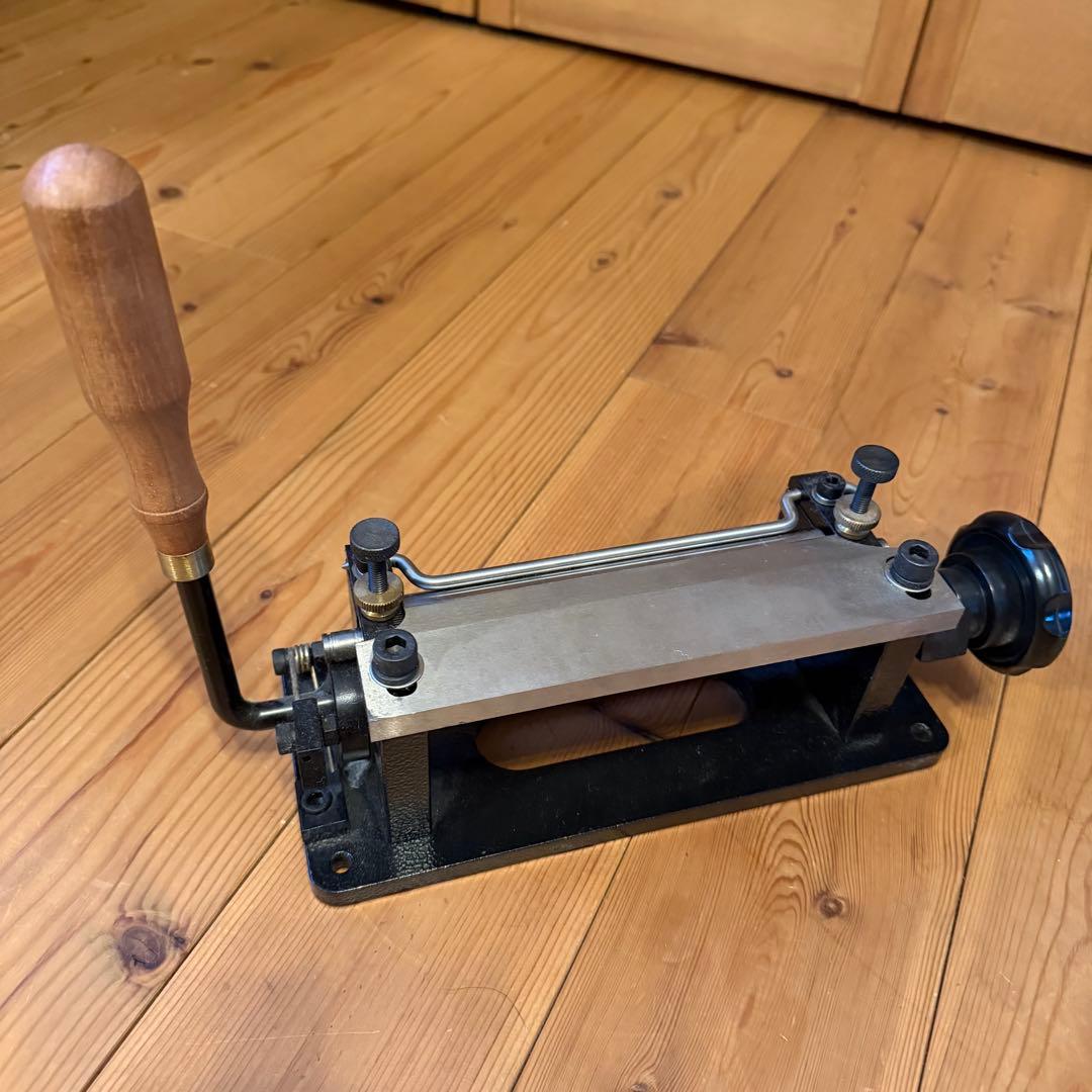 手動革漉き機　レザースプリッター