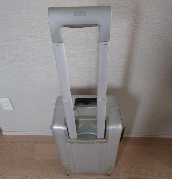 ゼロハリバートン アルミ キャリーケース 2輪 約35〜40L 機内持ち込み可