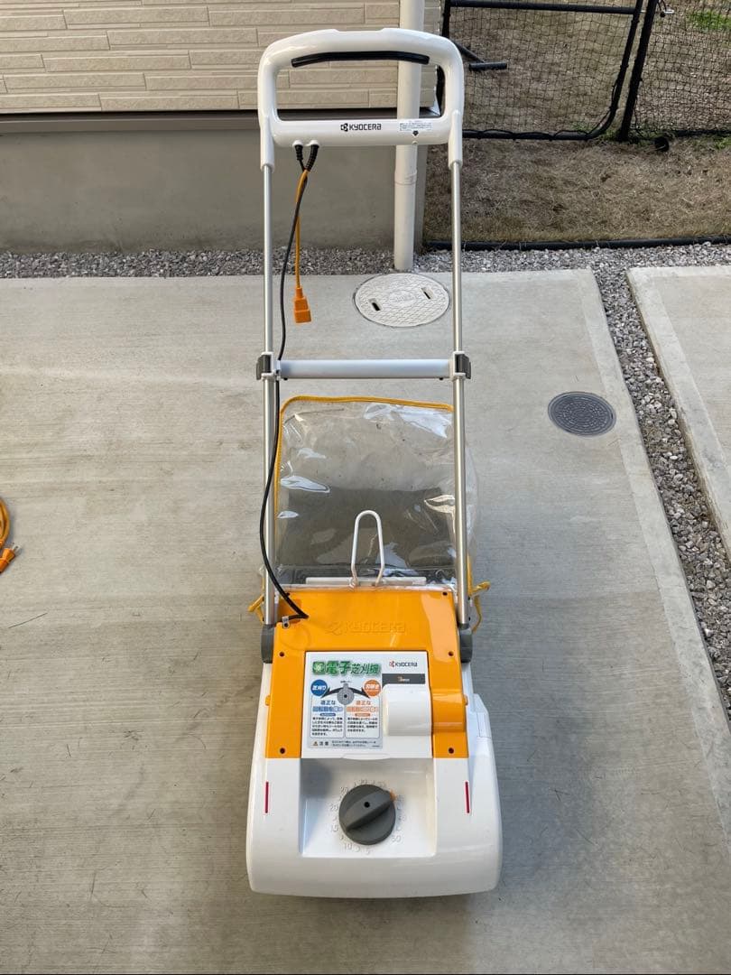 【西安庭39さん専用】京セラ　電動芝刈り機　ＬＭ-2810