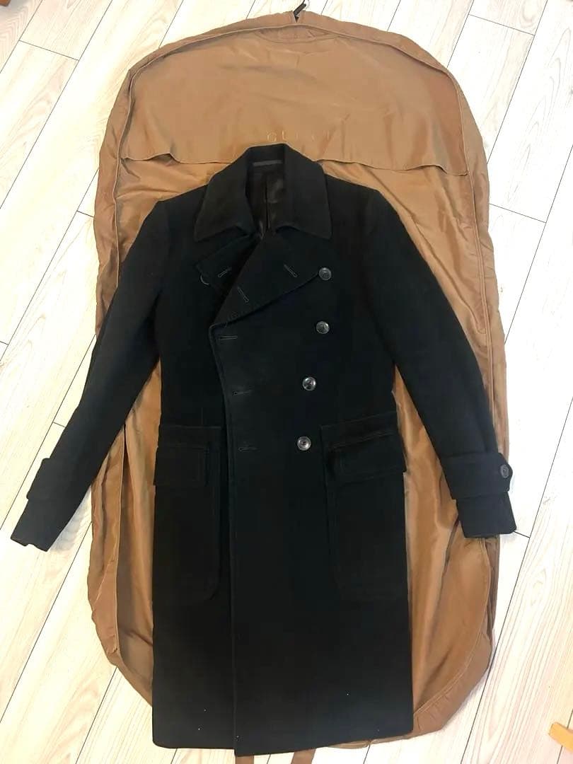 GUCCI ブラック ダブルブレスト トレンチコート