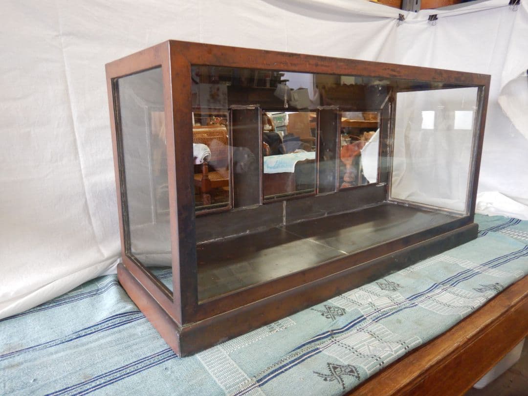 昭和レトロな銅板張り　陳列棚　ショーケース