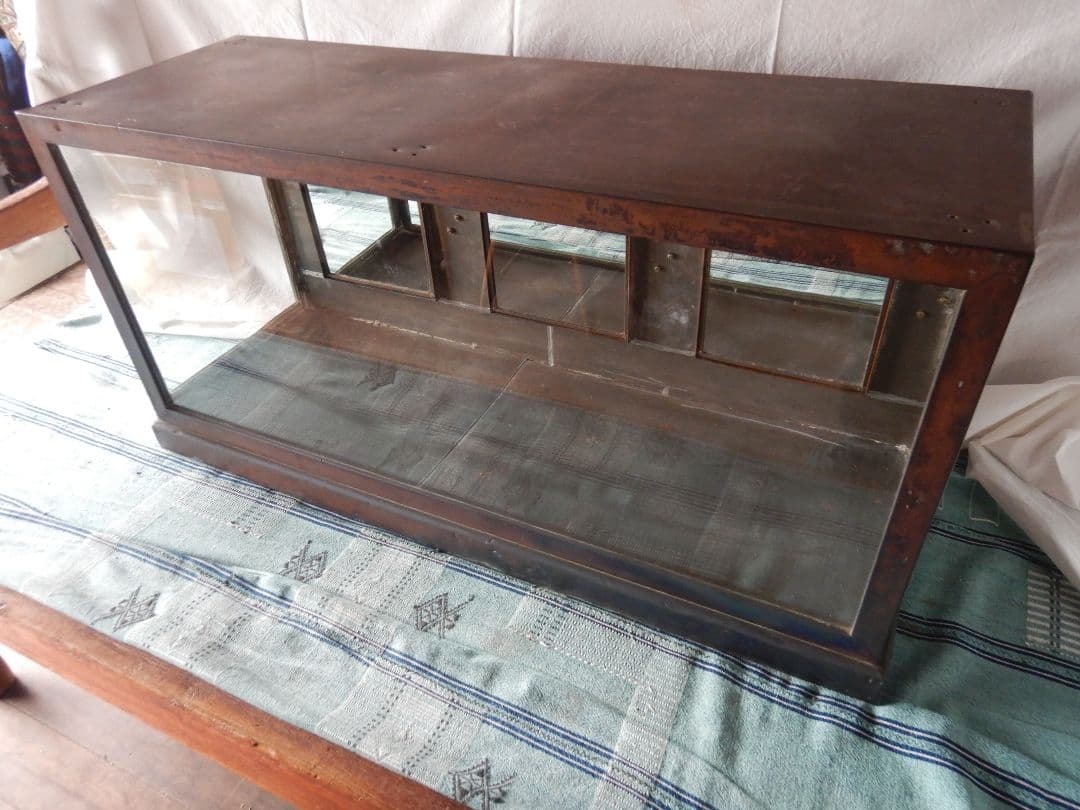 昭和レトロな銅板張り　陳列棚　ショーケース