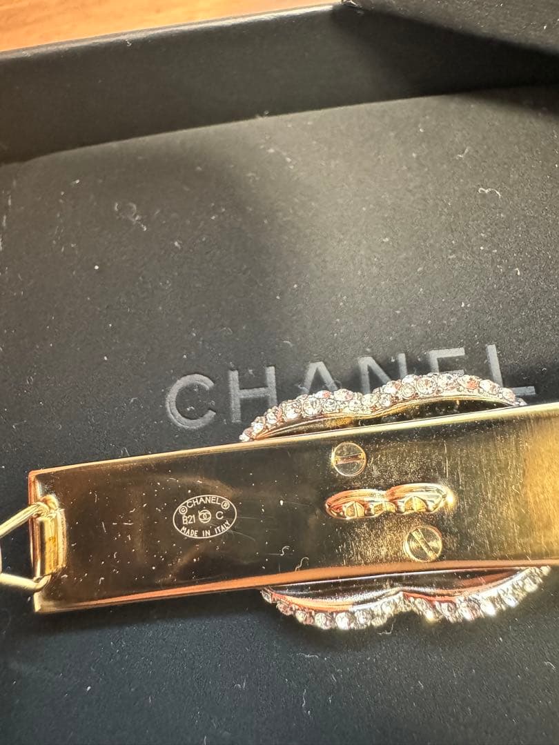 CHANEL ゴールド バレッタ クリスタル付き
