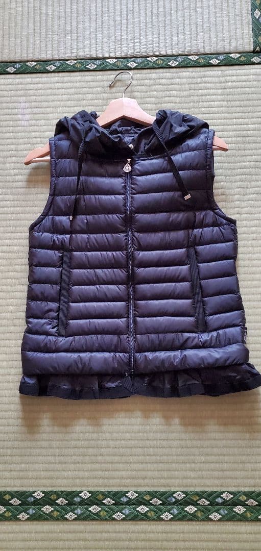 【断捨離中さん専用】【美品】モンクレールLUCILAダウンベスト