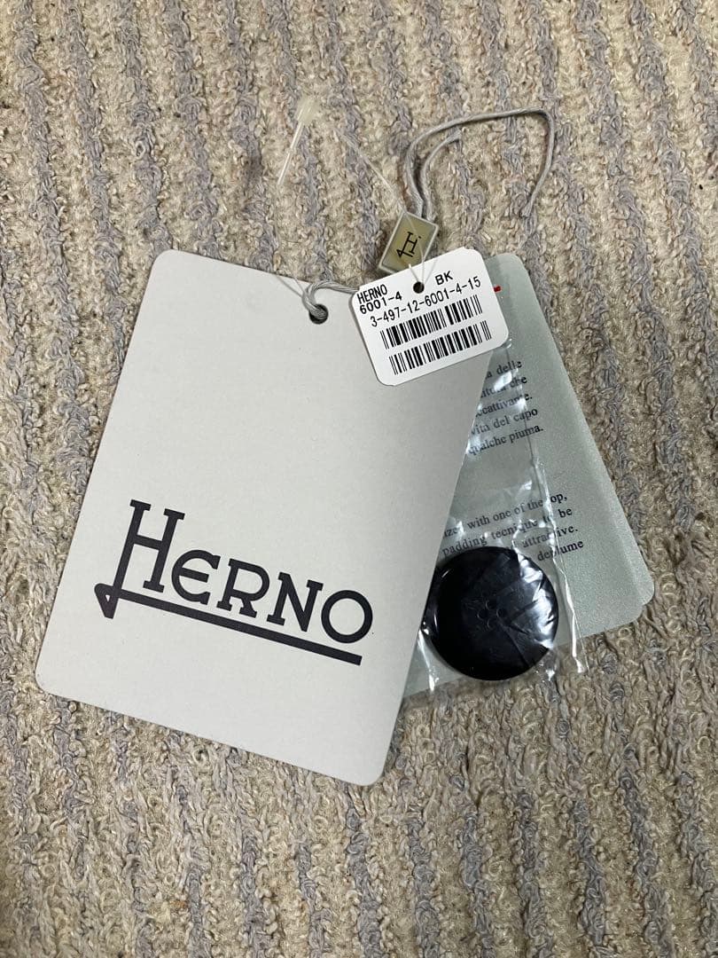 ヘルノHERNO 黒 ダウンコート44