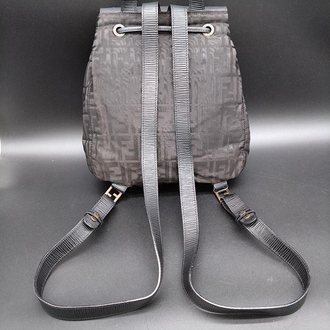 FENDI リュックサック ズッカ柄 肩掛け ナイロン レザー ブラック