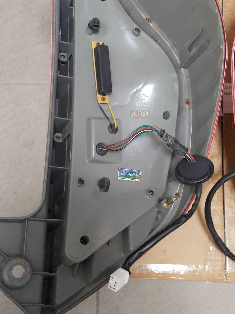 Khan　トヨタ/アクア Valenti LEDテールライト 　ジャンク品