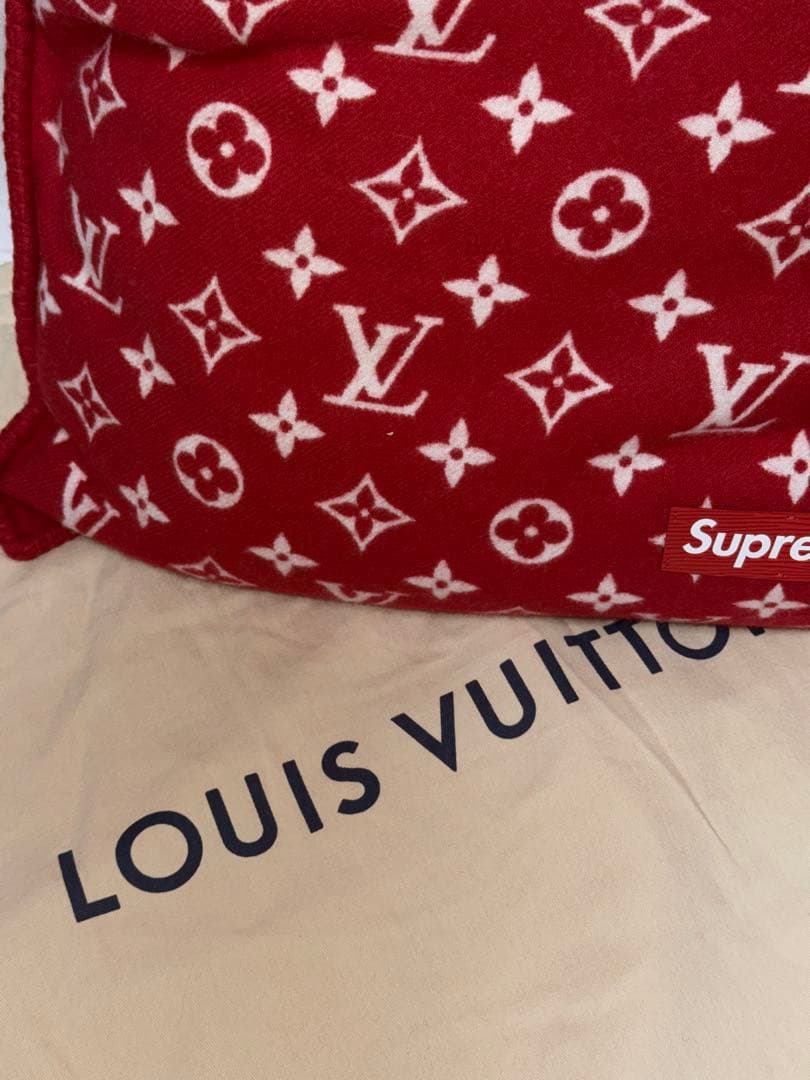 限定品‼️【Louis Vuitton x Supreme】モノグラム ピロー 枕