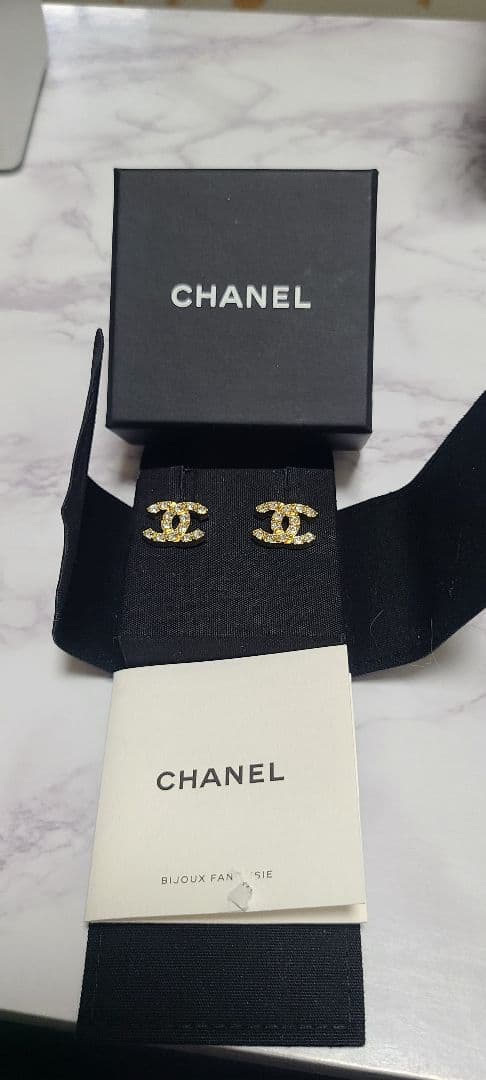 CHANEL CCロゴ ピアス ゴールド
