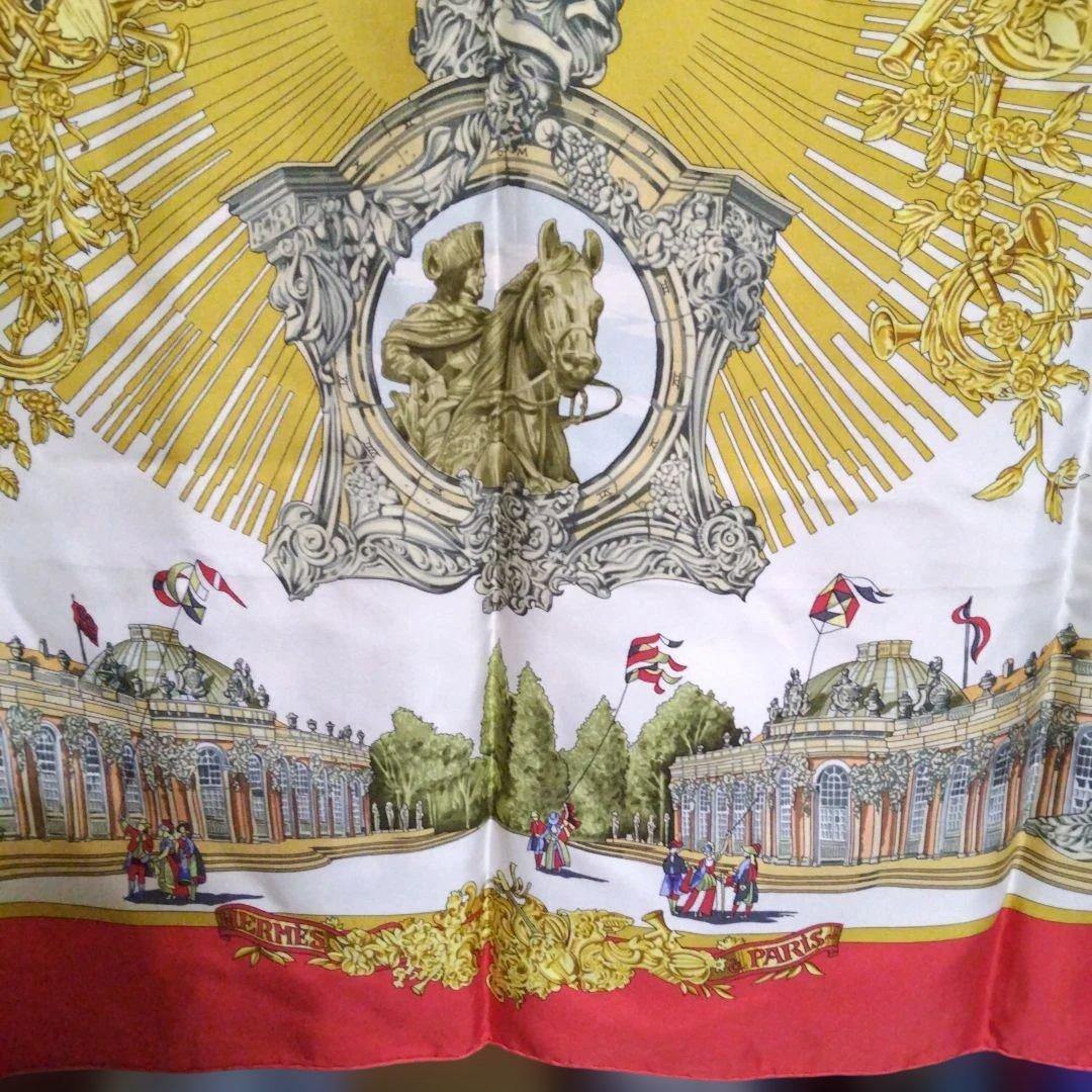 HERMES スカーフ(赤、金色)カレ90