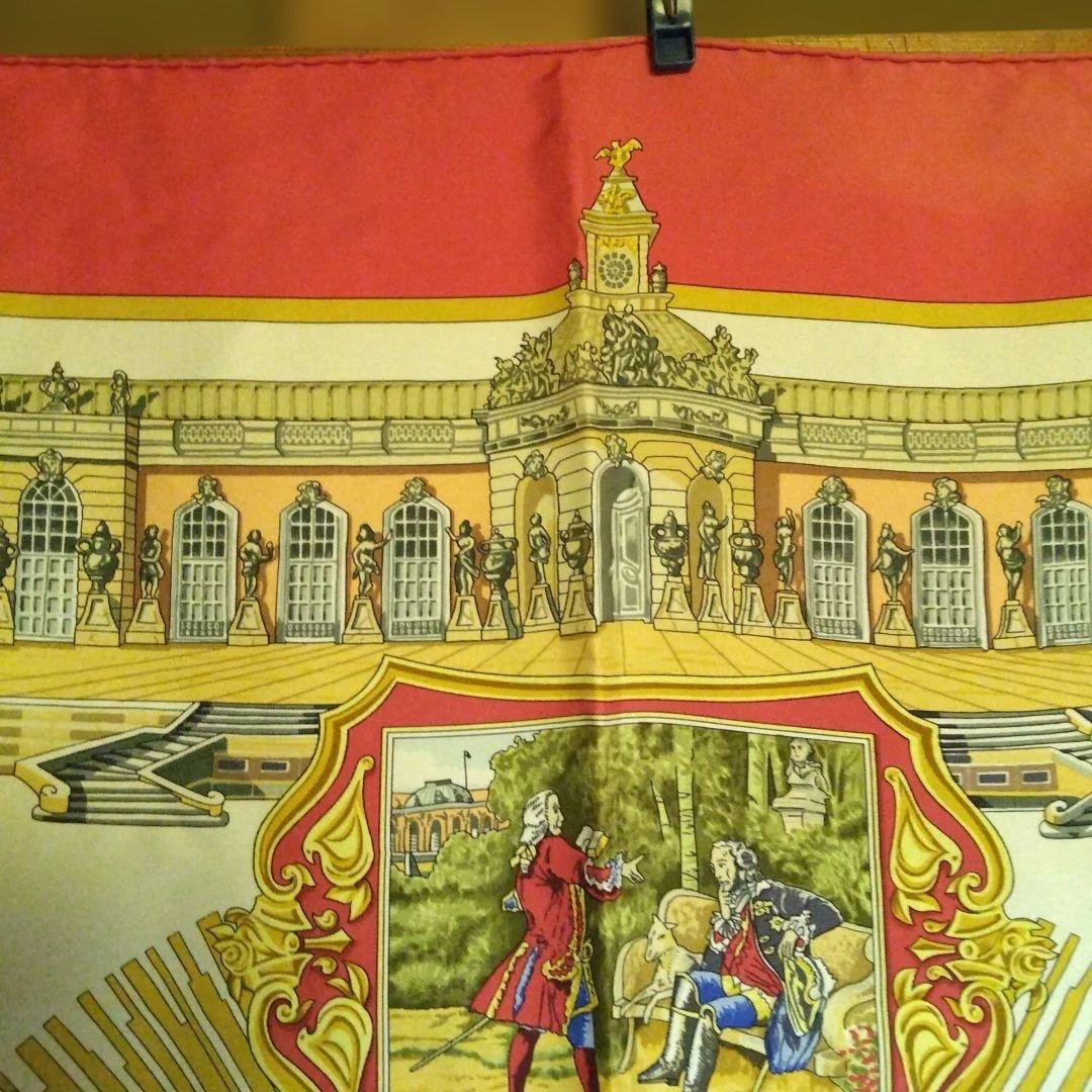 HERMES スカーフ(赤、金色)カレ90