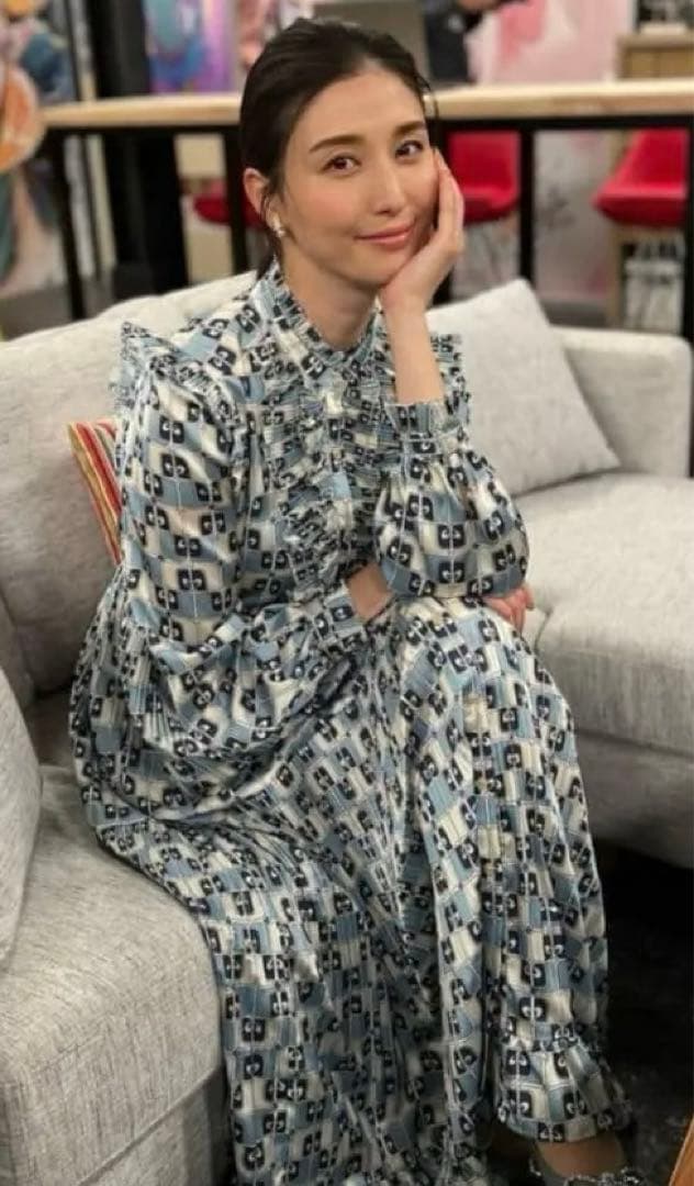 新品　タグ付　ダブルスタンダードクロージング 幾何学プリントサテンワンピース