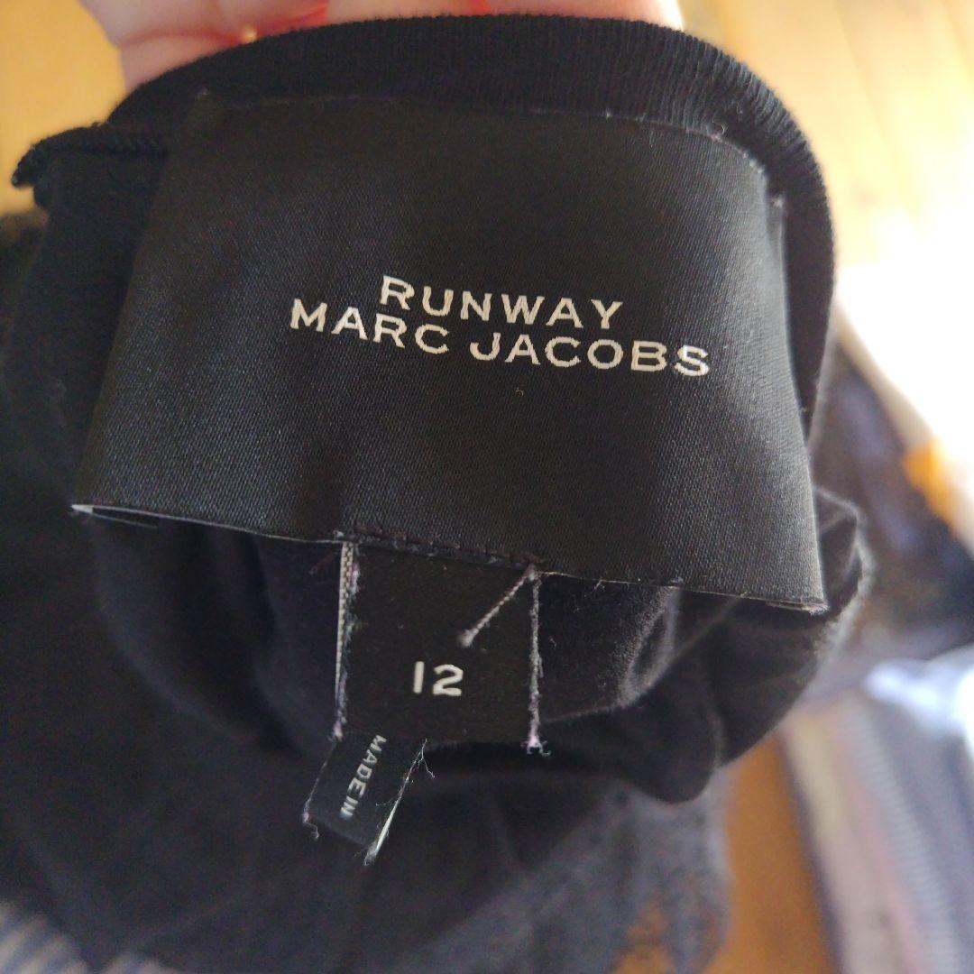 RUNWAY MARC JACOBS ブラック トップス 12