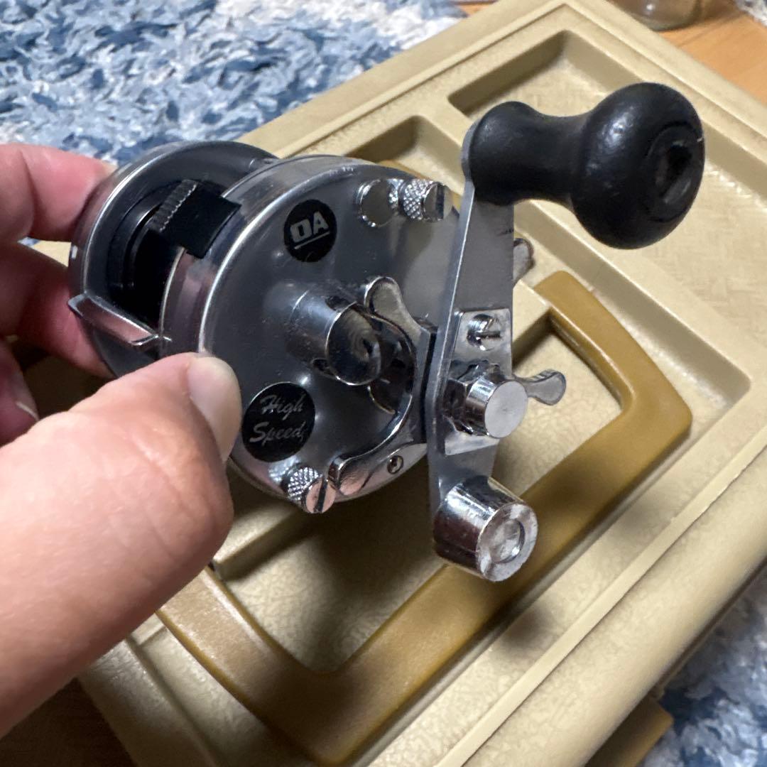 ABU 2500C シルバー