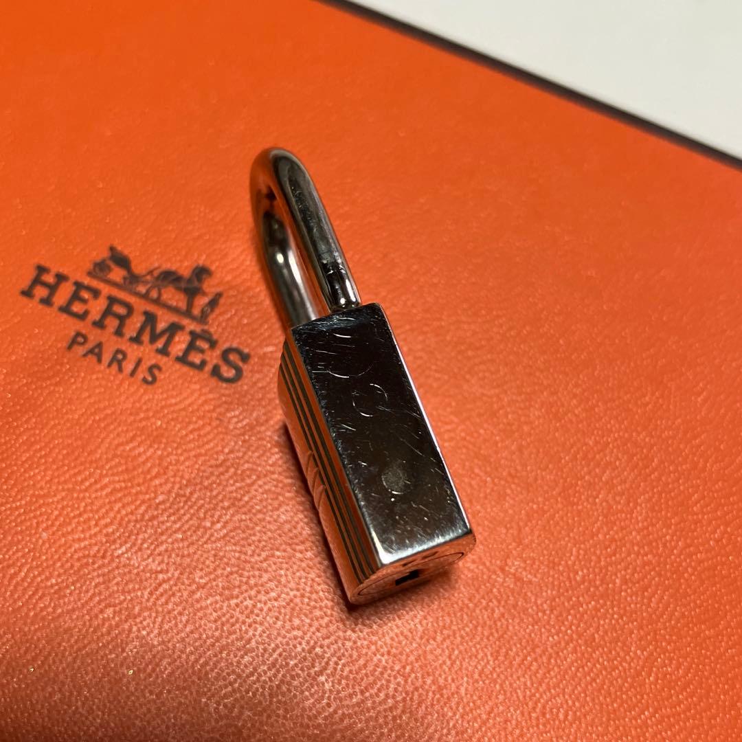 HERMÈS カデナ No.54（南京錠）と鍵のセット