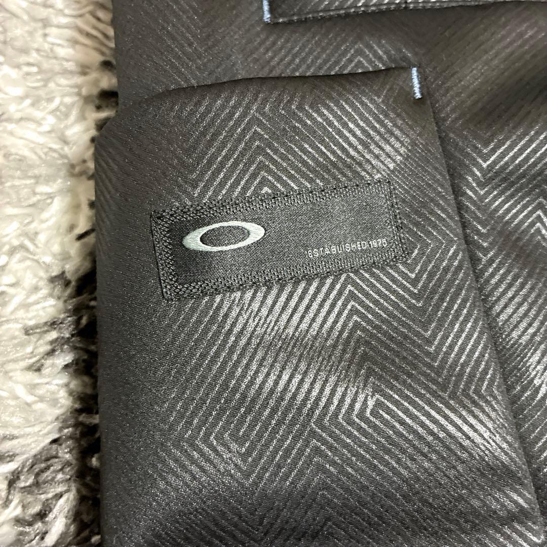 新品未使用　オークリー　メンズ　防水、撥水、防寒　ストレート　ゴルフパンツ　L