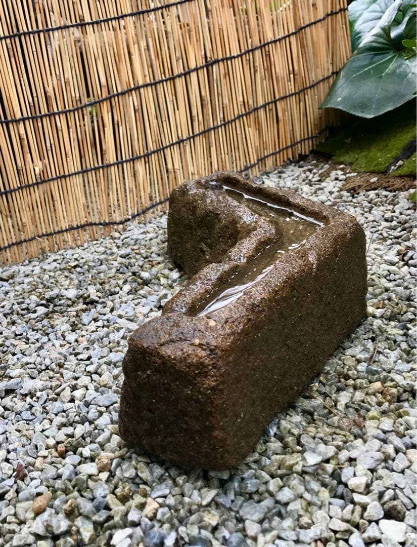 【天然自然石・変形石鉢・小盆栽・ミニ盆栽鉢・コケ鉢・一輪挿し鉢・苔玉鉢】庭石置物