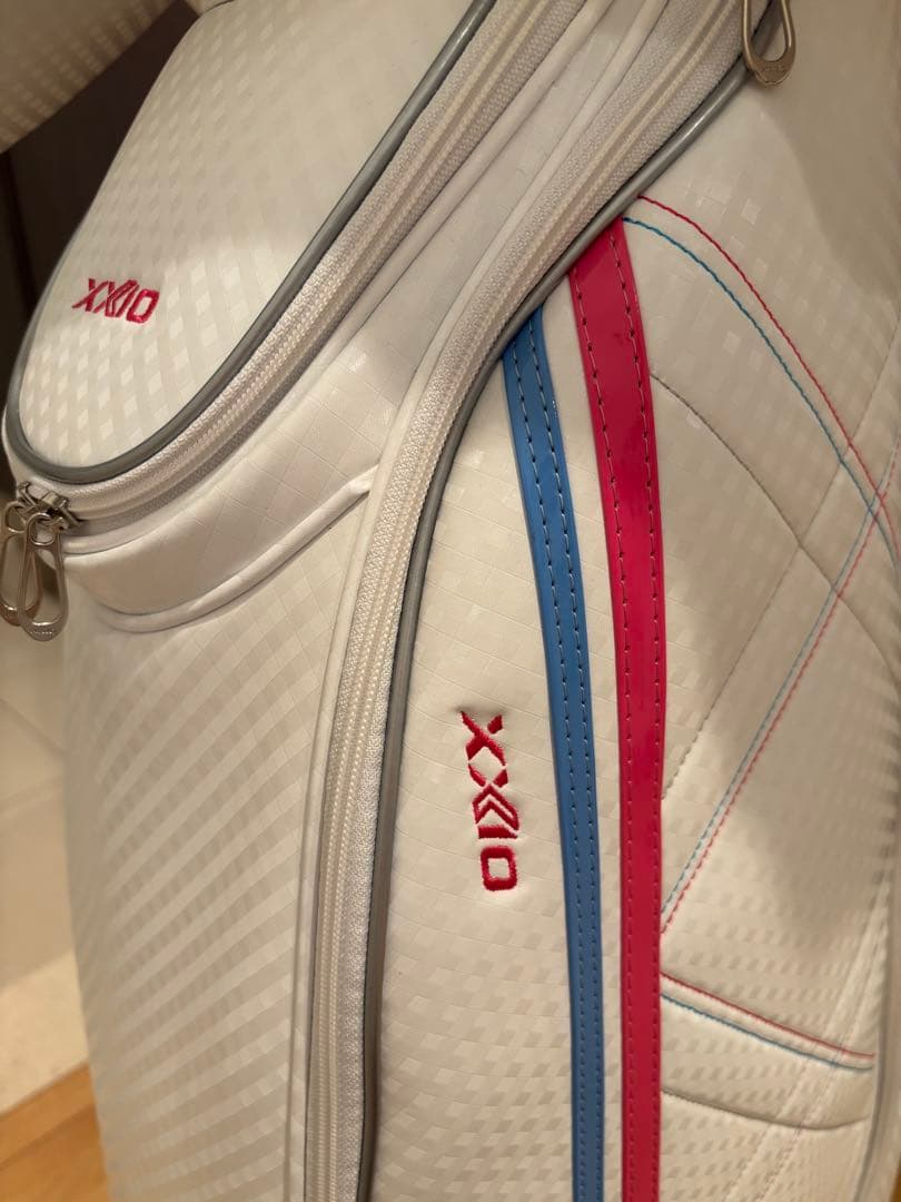 キャディバッグXXIO ゴルフバッグ レディース ホワイト　軽量