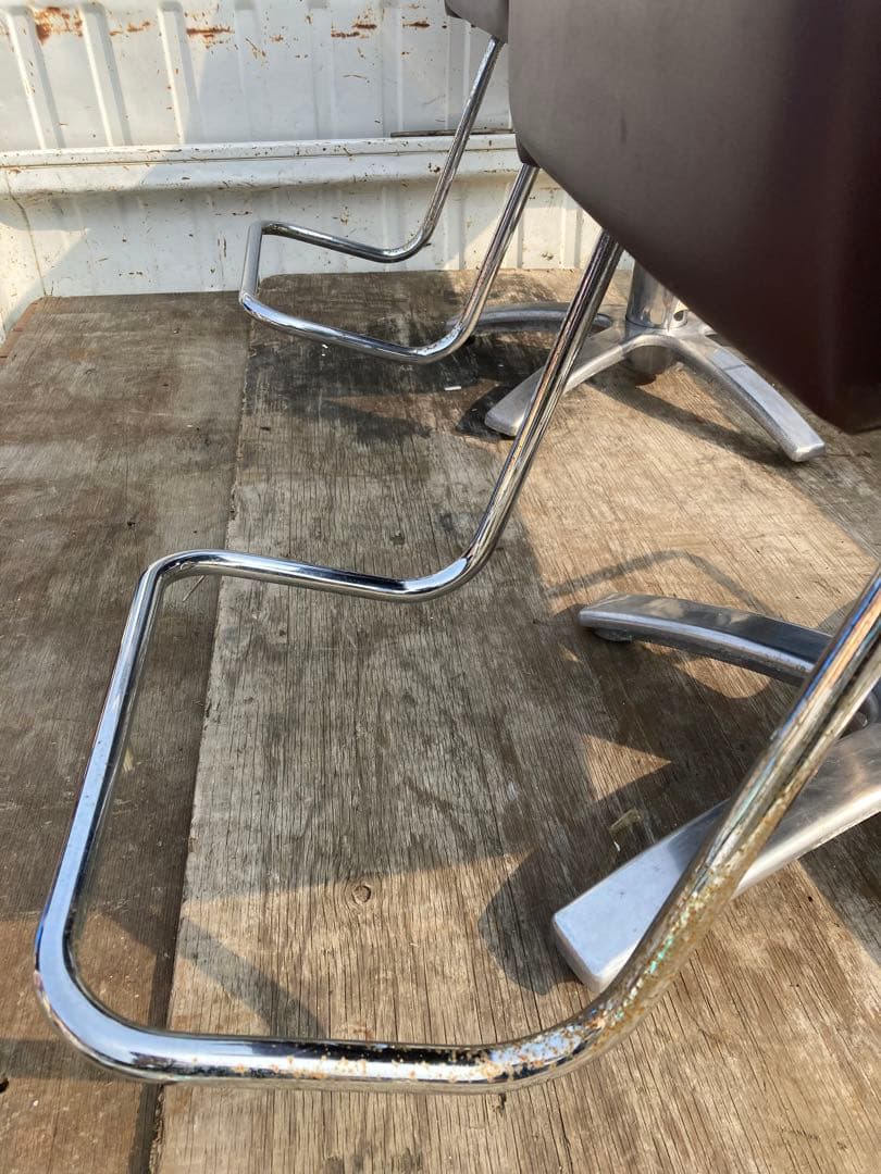 タカラベルモンド　スタイリングチェア　2脚あり　引き取り限定(配送応相談)