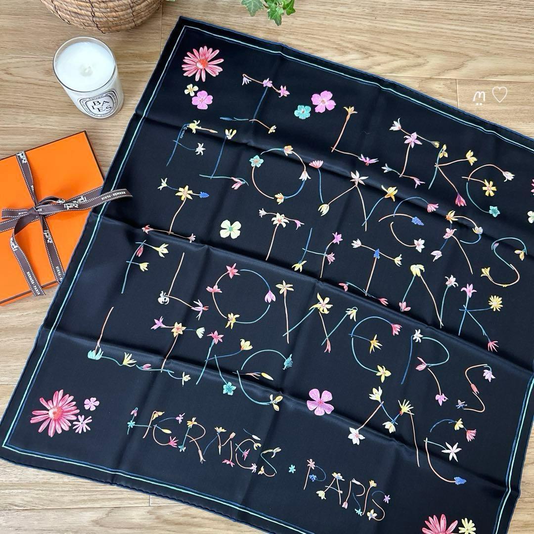 新品同様HERMESエルメス　カレ70　アイライクフラワーズ　シルクスカーフ　花