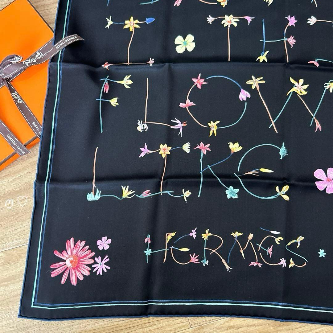 新品同様HERMESエルメス　カレ70　アイライクフラワーズ　シルクスカーフ　花