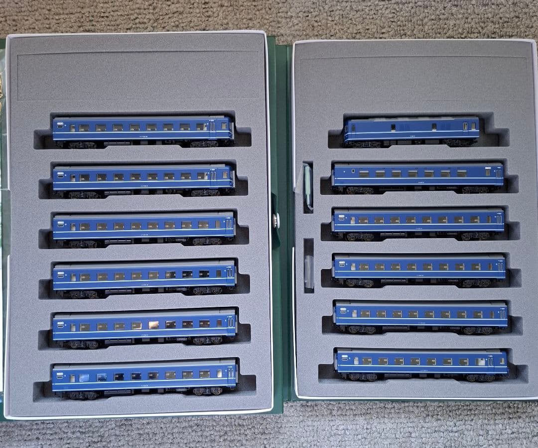 KATO 寝台特急「ゆうづる」24系　基本+増結12両セット