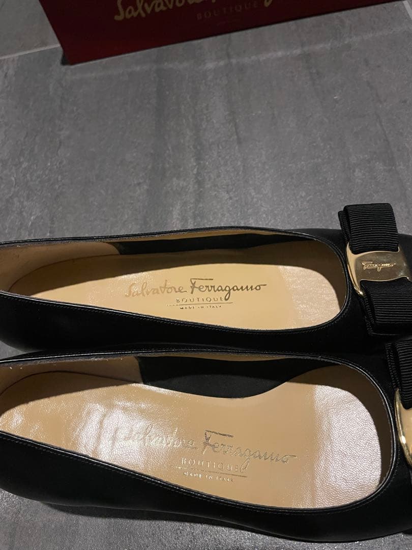 【美品】Salvatore Ferragamo 24.５センチ