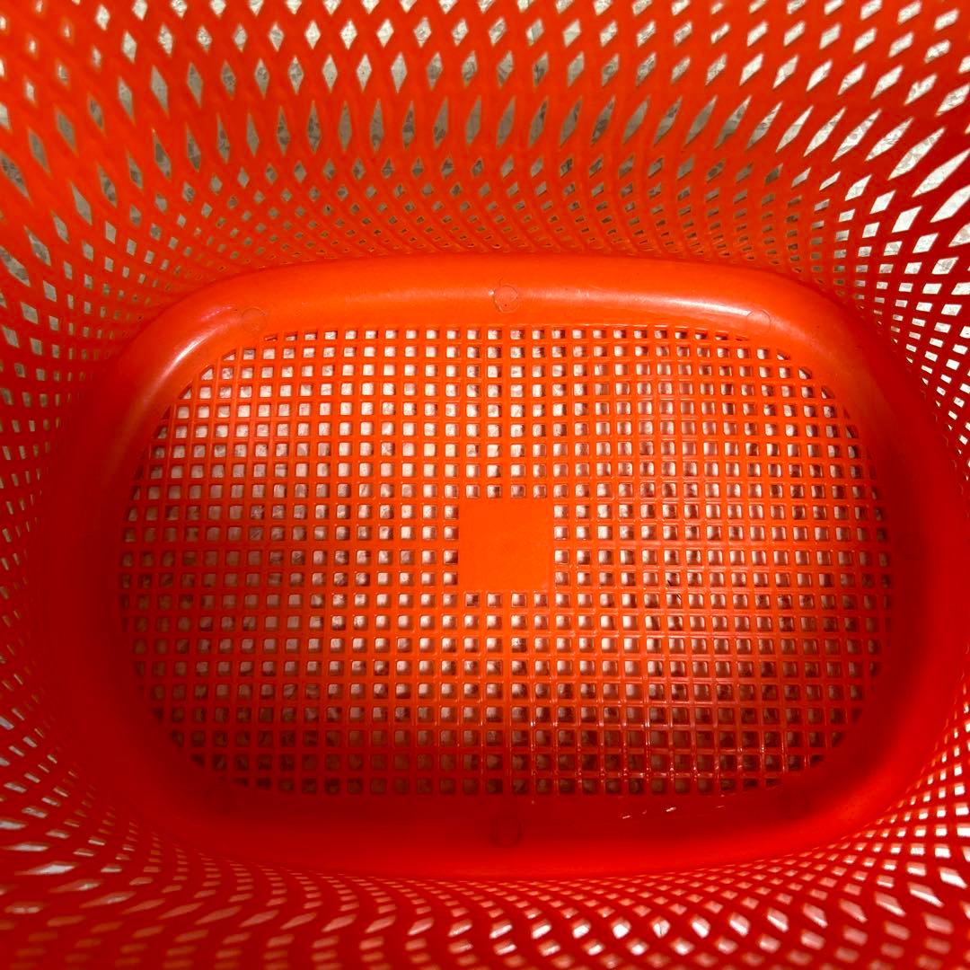 レトロカゴ　昭和の買い物カゴ　取って動きます軽い　かわいいプラスチックカゴ
