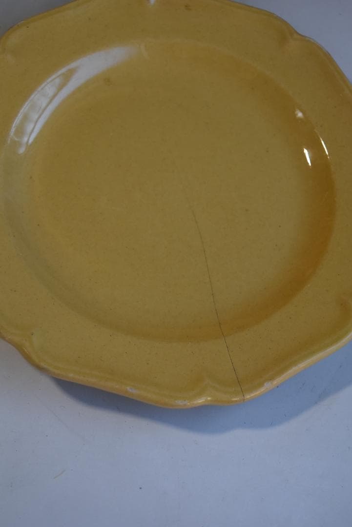 1枚はおまけ　19世紀アプト窯　黄釉花リム　デセール皿　アンティーク