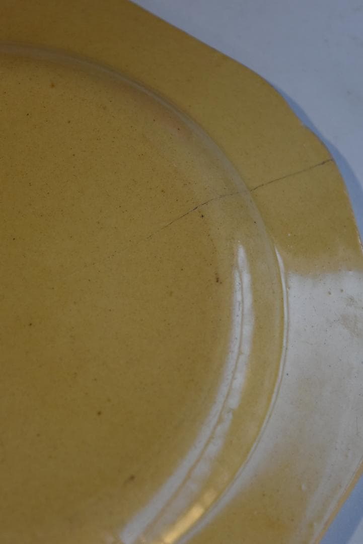 1枚はおまけ　19世紀アプト窯　黄釉花リム　デセール皿　アンティーク
