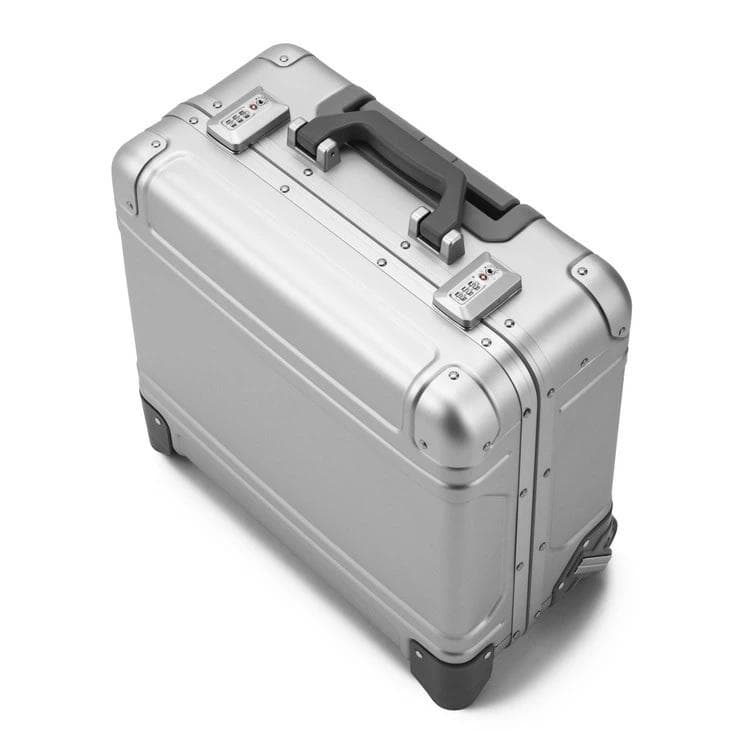 45％OFF定価15.4万【正規品】ゼロハリバートンGeo3.0アルミ キャリー
