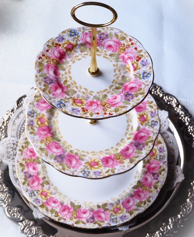 ロイヤルアルバート　セレナ　スリーティアーズ　スタンド　F4