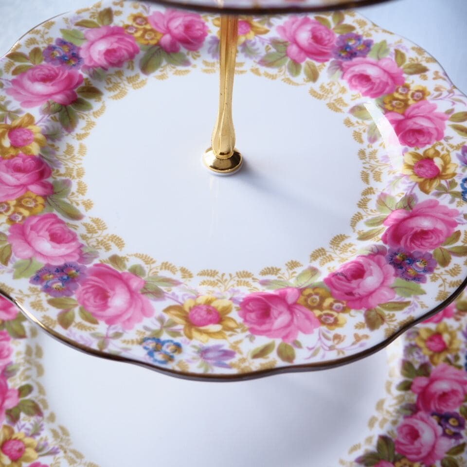 ロイヤルアルバート　セレナ　スリーティアーズ　スタンド　F4